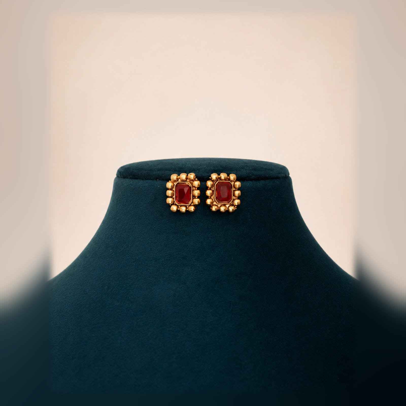 Mid Small Buttas Big Red Stone – Lakshanam